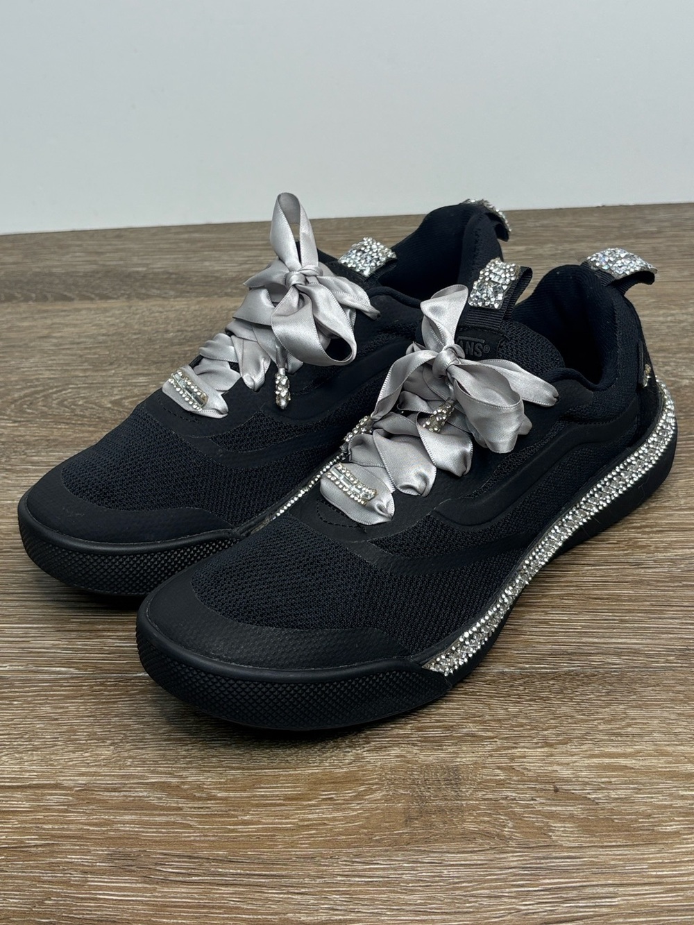 Vans UltraRange Black Rhinestone Crystal Embellished Sneakers Women’s 9
